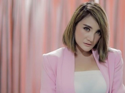 7 Potret Terkini Kiki Amalia, Betah Menjanda 8 Tahun Usai Cerai dari Markus Horison