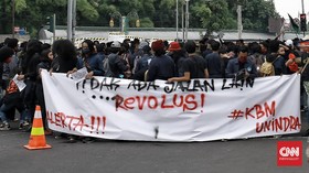 Buruh dan Mahasiswa Tolak Omnibus Law Geruduk Istana Hari Ini