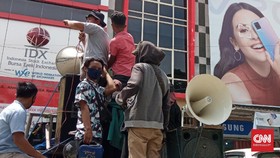 Mahasiswa Kendari Razia Pekerja Hotel dan Toko Agar Ikut Demo