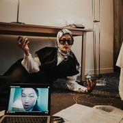 Pakai Properti Foto Seadanya, Ana Octarina Tampil Keren Saat Karantina di Sydney!