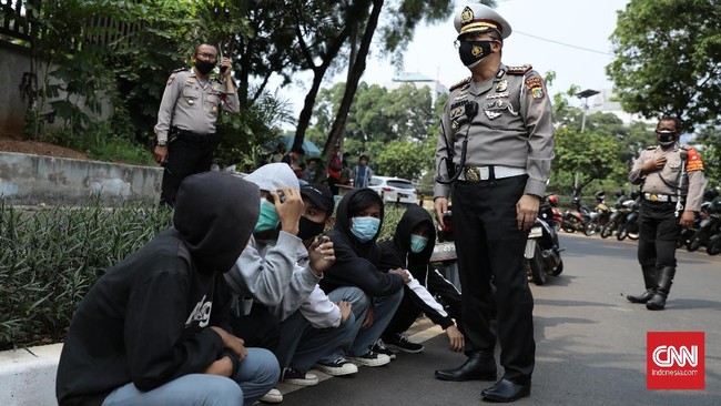 Polres Metro Jakarta Selatan mencatat asa 161 orang yang ditangkap terkait aksi demo tolak Undang-Undang Omnibus Law Cipta Kerja.