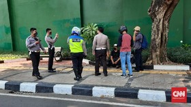 Polisi Tangkap 18 Orang di Semanggi, Diklaim Kelompok Anarko