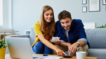 4 Tips Mengatur Keuangan untuk Pasangan Baru