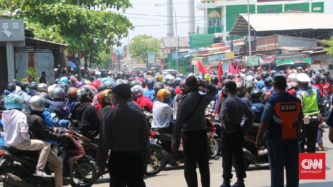 YLBHI Catat 18 Mahasiswa Ditangkap Saat Aksi May Day di Semarang Yayasan Lembaga Bantuan Hukum Indonesia (YLBHI) menyebut sebanyak 18 mahasiswa ditangkap saat tindakan May Day di Semarang, kemarin.