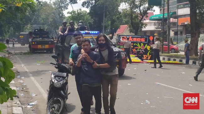 Lembaga Bantuan Hukum (LBH) Medan meminta kepolisian untuk memberikan akses agar pendampingan hukum bagi para demonstran.