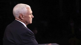 Netizen Usil Ada Lalat  di Kepala Pence saat Debat Cawapres