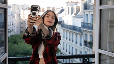 img-title Dianggap Merusak Reputasi, Film 'Emily in Paris' Tuai Kritik