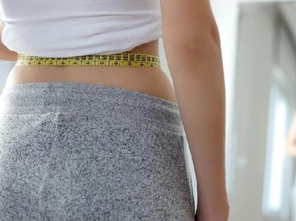 Cara Membuat Infused Water untuk Turunkan Berat Badan & Mengecilkan Perut