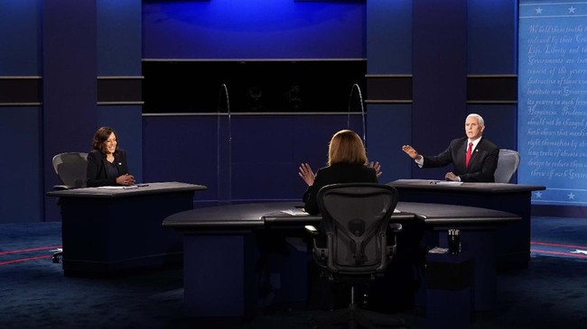 Mike Pence dan Kamala Harris saling menunjukkan pandangannya terkait hubungan antara AS dan China dalam debat cawapres hari ini.