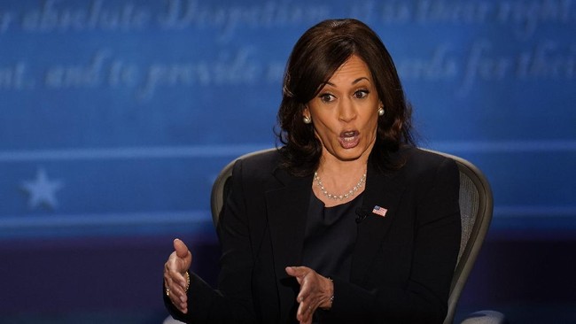 Kamala Harris berhasil menghentikan interupsi Mike Pence ketika dirinya sedang menjawab tentang penanganan pandemi corona.