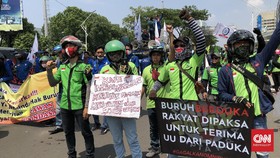 Buruh Kembali Demo Tolak Omnibus Law di Depan Istana Hari ini