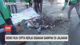 VIDEO: Demo RUU Cipta Kerja Sisakan Sampah di Jalan