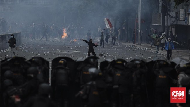 KontraS menyatakan amarah rakyat yang begitu besar dalam gelombang demo omnibus law seharusnya menjadi refleksi bagi pemerintah untuk memperbaiki situasi.