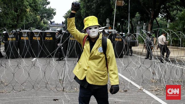 Mahasiswa Bantah Tudingan Pemerintah Demo Ditunggangi Elite BEM Seluruh Indonesia menyatakan demo mahasiswa menolak UU Cipta Kerja murni mewakili aspirasi keresahan rakyat yang tidak ditampung oleh DPR dan pemerintah.