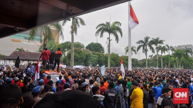 KSPI meminta kepada para buruh tak takut dengan ancaman PHK bagi pekerja yang ikut serta aksi mogok menentang UU Cipta Kerja karena hak itu dijamin uu. 