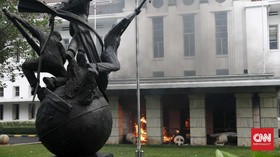 10 Orang Ditetapkan Jadi Tersangka Perusakan Kementerian ESDM