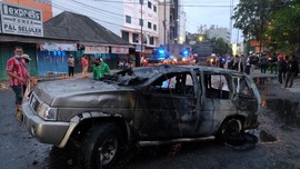 Demo Pecah di Berbagai Daerah, Berujung Perusakan Pos Polisi