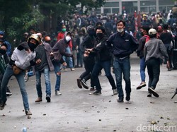 Jabar Populer Sepekan: Demo Omnibus Law Ricuh-RK Disapa Annisa Yudhoyono