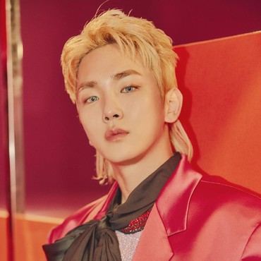 Selesai Wajib Militer, Key SHINee Sapa Penggemar lewat Siaran Langsung