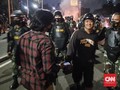 Bentrok dengan Polisi, Massa Akhirnya Pulang usai Dirayu TNI