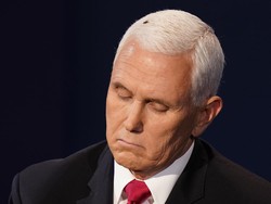 Lalat Hinggap di Kepala Pence Saat Debat Cawapres, Netizen Ramai
