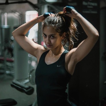 6 Foto Pevita Pearce saat Olahraga, Tetap Tampil Cantik Meski Berkeringat