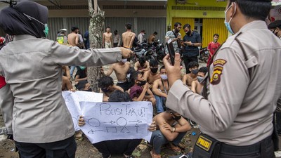 Kebebasan Medsos era Jokowi Memburuk, Polisi Diminta Selektif