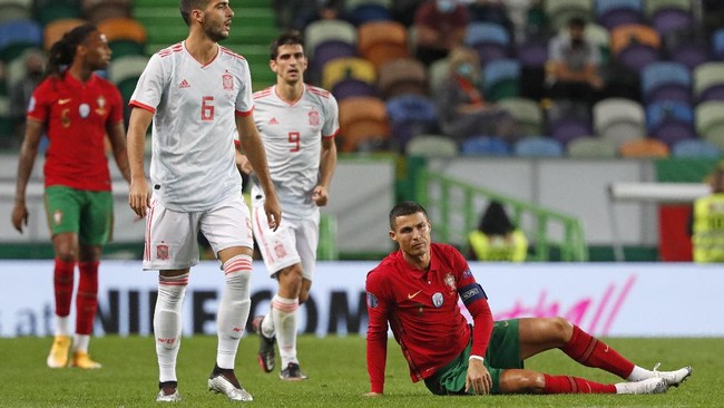 Cristiano Ronaldo dan Sergio Ramos gagal reuni pada duel Portugal vs Spanyol di laga persahabatan internasional, Kamis (8/10) dini hari WIB.