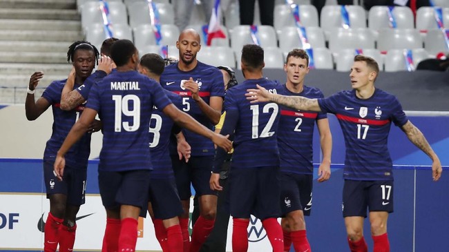 FOTO: Giroud Bersinar, Prancis Bantai Ukraina 7-1