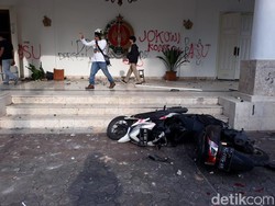 Rangkuman Lengkap Demo Berakhir Rusuh di Jateng-DIY Kamis Kemarin