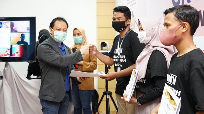Telkom melalui Rumah BUMN menggelar wisuda dari kelas mentoring Saatnya Milenial Jadi Bos Muda pertama terhadap 26 wirausaha, Rabu (30/9).