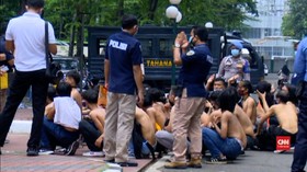 VIDEO: Belum Berunjuk Rasa, Ratusan Massa Ditangkap Polisi