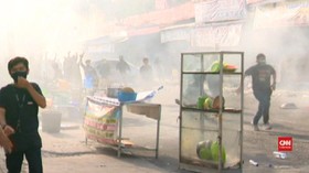 VIDEO: Gas Air Mata Warnai Aksi Massa di DPRD DIY
