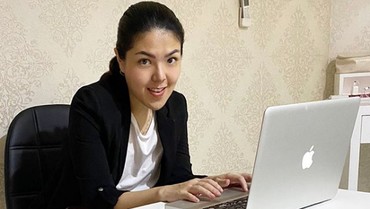 img-title Bentuk Wajah Berubah, Heboh Tina Toon Diduga Operasi Plastik