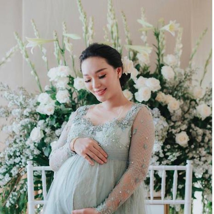 <p>Selama hamil hingga melahirkan, Zaskia Gotik mengalami berbagai hal nih, Bunda. (Foto: Instagram @zaskia_gotix)</p>