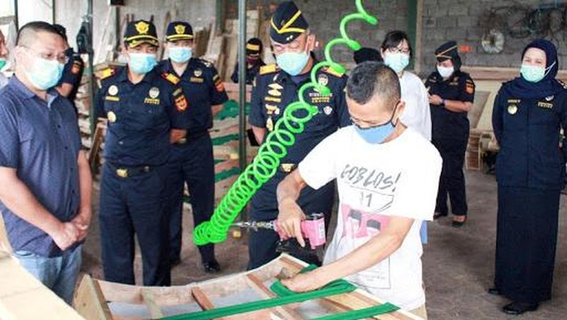 Sejalan dengan misi Bea Cukai untuk memfasilitasi perdagangan dan industri serta momen pemulihan ekonomi nasional