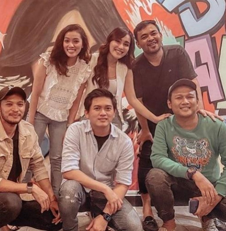 6 Foto Kemesraan Ayu Ting Ting dan Calon Suaminya, Adit Jayusman - Foto 1