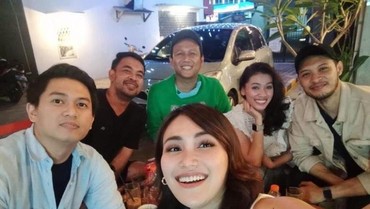 img-title Ternyata, Adit Jayusman Calon Suami Ayu Ting Ting Anak Pejabat Bank