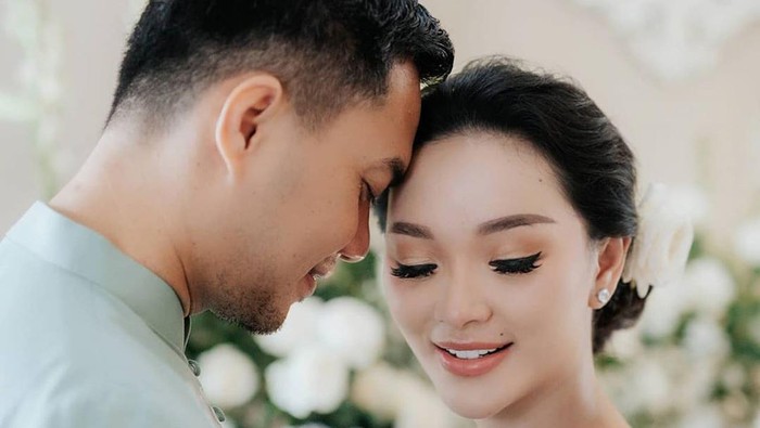 Prosesi Siraman 7 Bulan, Zaskia Gotik Makin Cantik dan Glowing