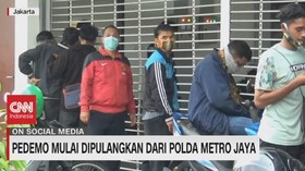 VIDEO: Pendemo Mulai Dipulangkan Dari Polda Metro Jaya