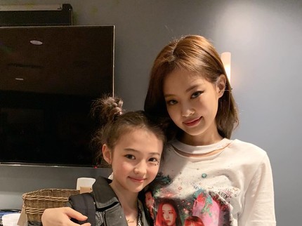 7 Potret Model Cilik Ella Gross, Sering Disebut Kembaran Jennie BLACKPINK