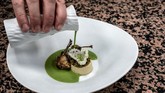 FOTO: Mencicipi Menu Katak yang Jadi Favorit Orang Prancis Katak, terutama kaki katak menjadi salah satu menu favorit orang Prancis. Pada 2017 saja dalam setahun konsumsi daging katak beku mencapai 4.000 ton.