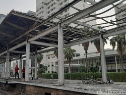 Suasana di Halte Bundaran HI yang Terbakar, Baru Diresmikan Setahun