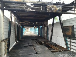 Deretan Saksi Bisu Demo Rusuh Tolak UU Cipta Kerja di Penjuru Ibu Kota