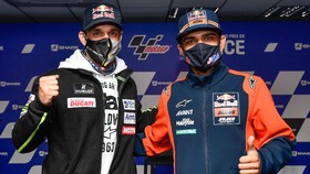 Zarco dan Martin Pamer Helm Spesial Edisi Mandalika