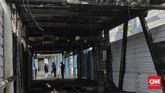 FOTO: Rusak Halte Transjakarta Usai Amuk Massa Sejumlah halte TransJakarta sempat dibakar dan dirusak massa saat demonstrasi tolak Omnibus Law memanas di DKI.