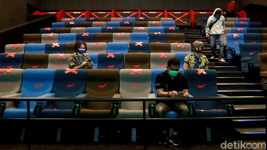 Sembilan bioskop di Kota Bandung kembali beroperasi. Pengoperasian sejumlah bioskop itu dilakukan meski Kota Bandung tengah berstatus zona merah COVID-19.