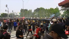 VIDEO: 145 Demonstran Yang ditangkap Polisi Reaktif Covid-19