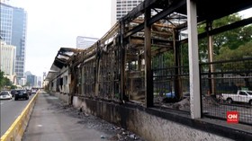 VIDEO: Penumpang Transjakarta Kecewa Pendemo Rusak Halte