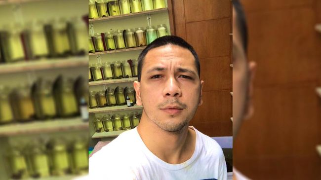 Zarry Hendrik tak hanya dikenal sebagai penulis dan selebtweet, tapi juga pecinta ikan cupang. Baginya ikan cupang seperti puisi yang berenang.